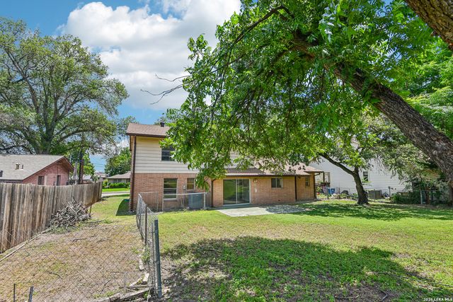 111 HANNASCH DR, San Antonio, TX 78213