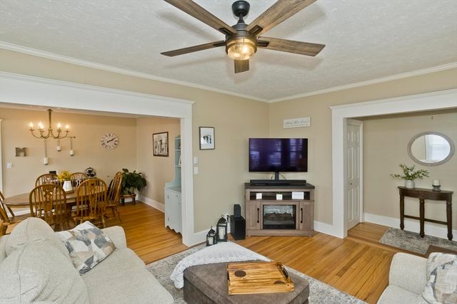 24-26 Gilman, Holyoke, MA 01040