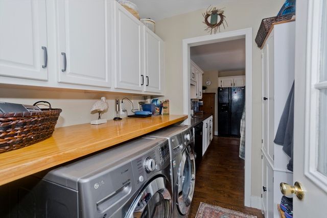 24-26 Gilman, Holyoke, MA 01040
