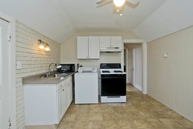 24-26 Gilman, Holyoke, MA 01040