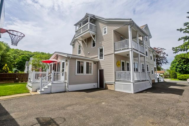 24-26 Gilman, Holyoke, MA 01040
