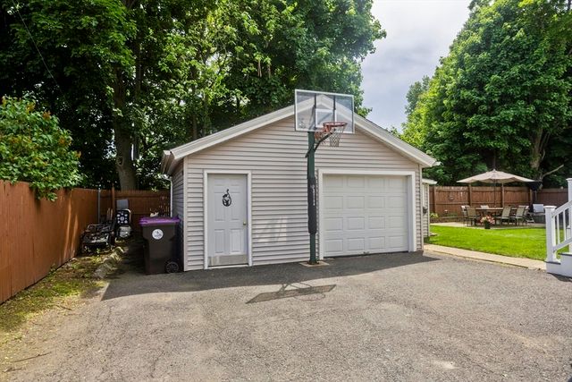 24-26 Gilman, Holyoke, MA 01040