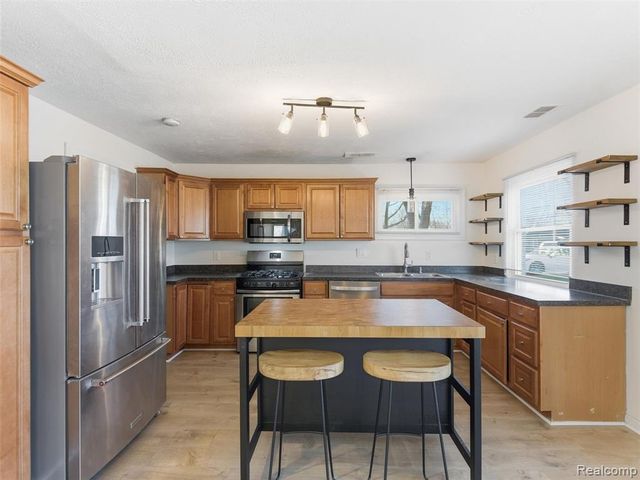 17391 George Washington Drive, Southfield, MI 48075