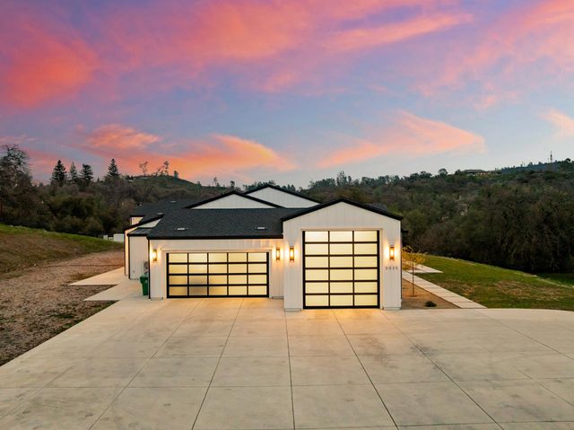 5035 Broken Bow Ln, Rescue, CA 95672