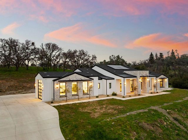 5035 Broken Bow Ln, Rescue, CA 95672