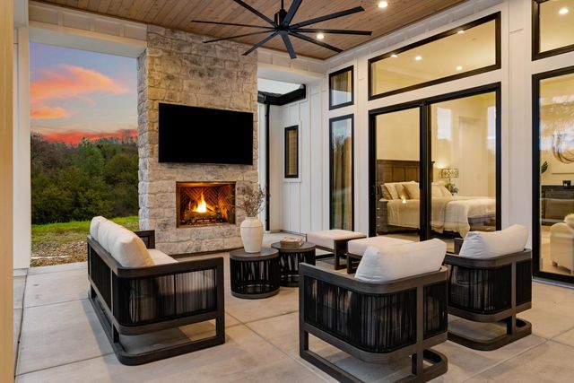 5035 Broken Bow Ln, Rescue, CA 95672