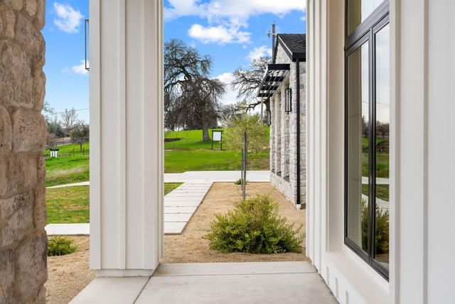 5035 Broken Bow Ln, Rescue, CA 95672