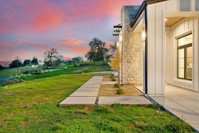 5035 Broken Bow Ln, Rescue, CA 95672