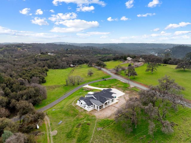 5035 Broken Bow Ln, Rescue, CA 95672