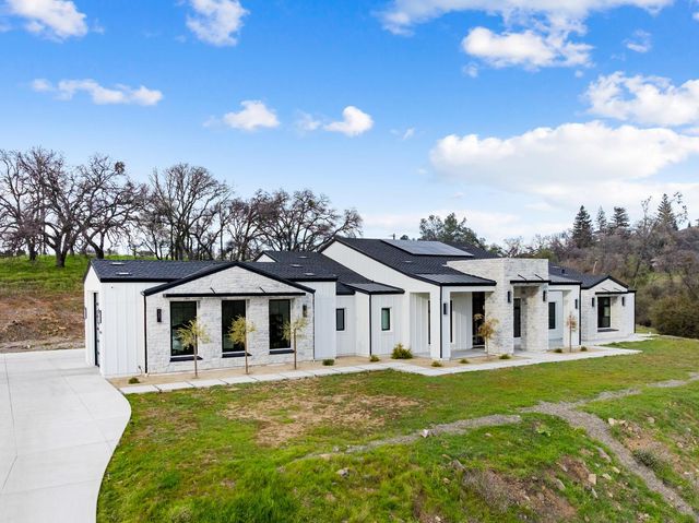 5035 Broken Bow Ln, Rescue, CA 95672