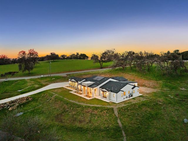 5035 Broken Bow Ln, Rescue, CA 95672