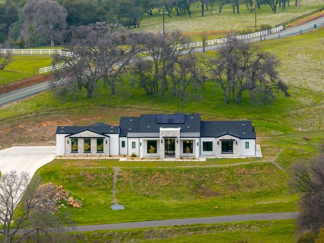 5035 Broken Bow Ln, Rescue, CA 95672