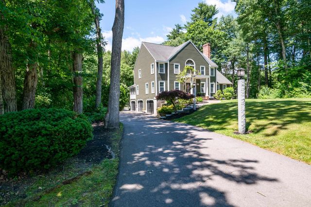 8 Coventry Lane, Derry, NH 03038