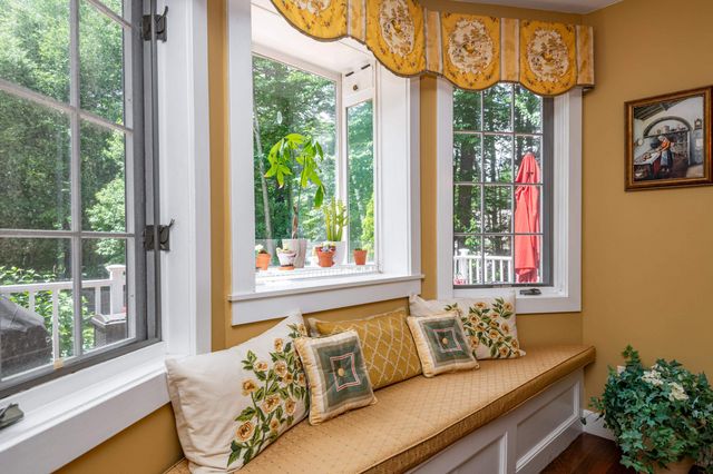 8 Coventry Lane, Derry, NH 03038