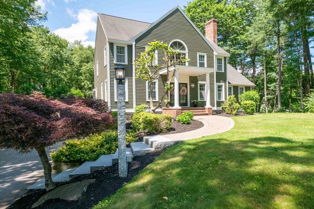 8 Coventry Lane, Derry, NH 03038