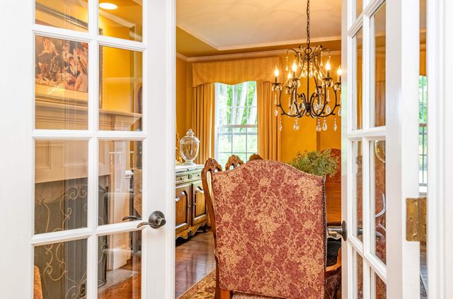8 Coventry Lane, Derry, NH 03038