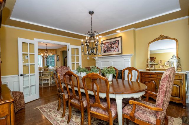 8 Coventry Lane, Derry, NH 03038