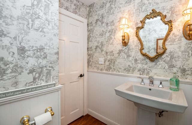 8 Coventry Lane, Derry, NH 03038