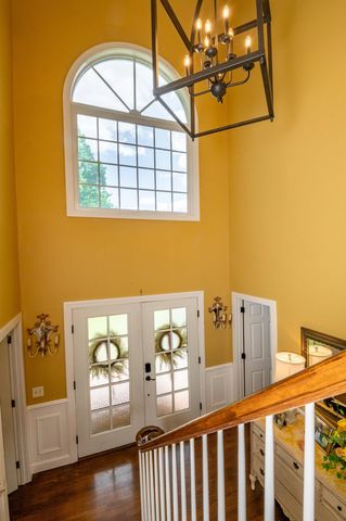 8 Coventry Lane, Derry, NH 03038