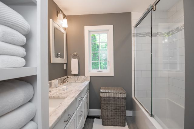 8 Coventry Lane, Derry, NH 03038