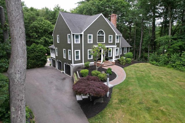 8 Coventry Lane, Derry, NH 03038