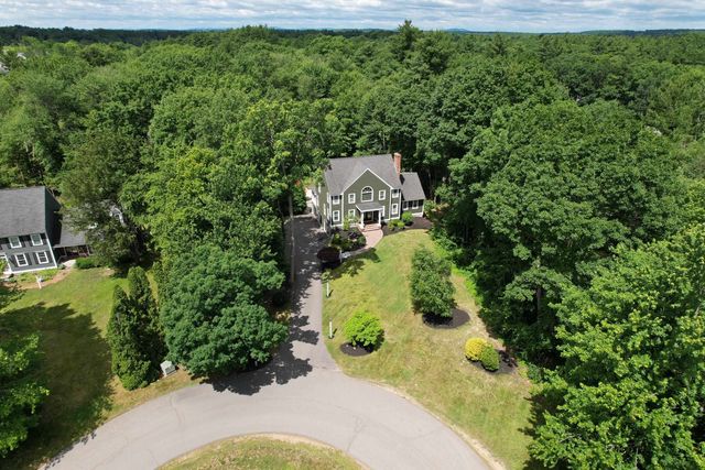 8 Coventry Lane, Derry, NH 03038