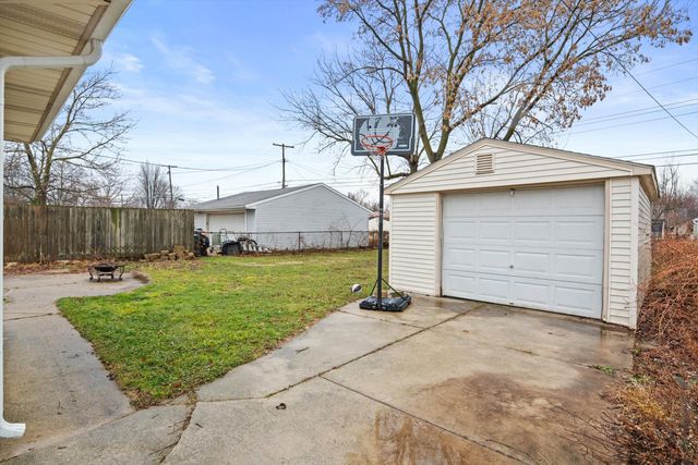 6331 Helen Street, Garden City, MI 48135