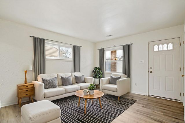 6331 Helen Street, Garden City, MI 48135