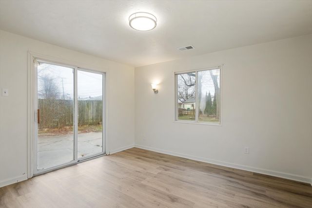 6331 Helen Street, Garden City, MI 48135