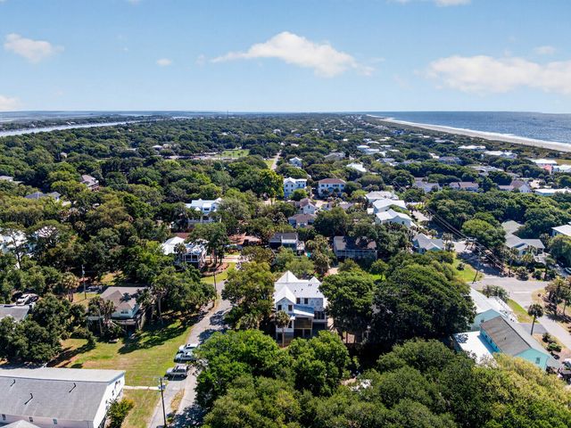 11 25th Avenue, Isle Of Palms, SC 29451