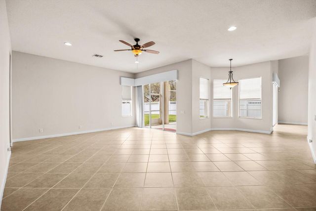 206 NW Magnolia Lakes Boulevard, Port St. Lucie, FL 34986