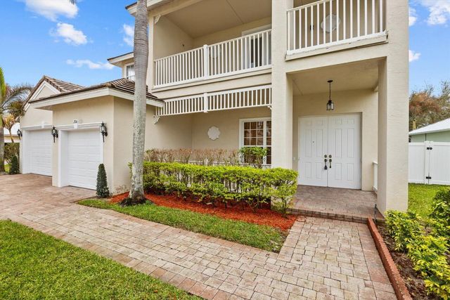 206 NW Magnolia Lakes Boulevard, Port St. Lucie, FL 34986