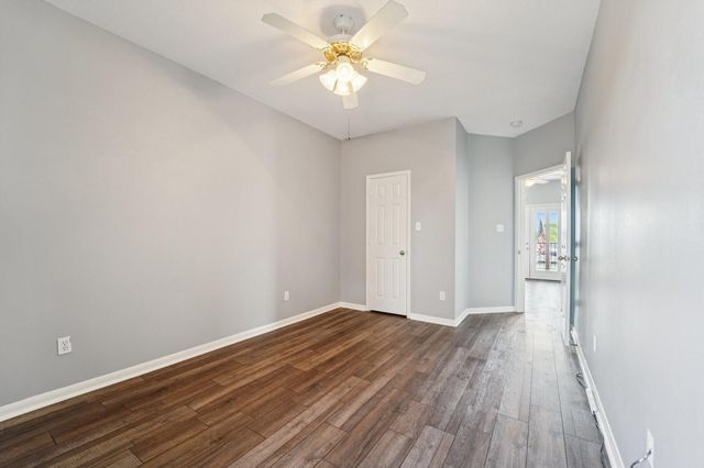 305 Harbor Circle, Montgomery, TX 77356