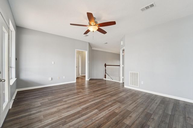 305 Harbor Circle, Montgomery, TX 77356