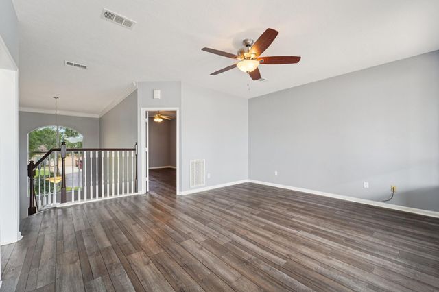 305 Harbor Circle, Montgomery, TX 77356