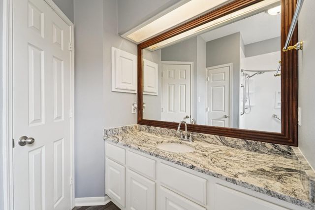 305 Harbor Circle, Montgomery, TX 77356