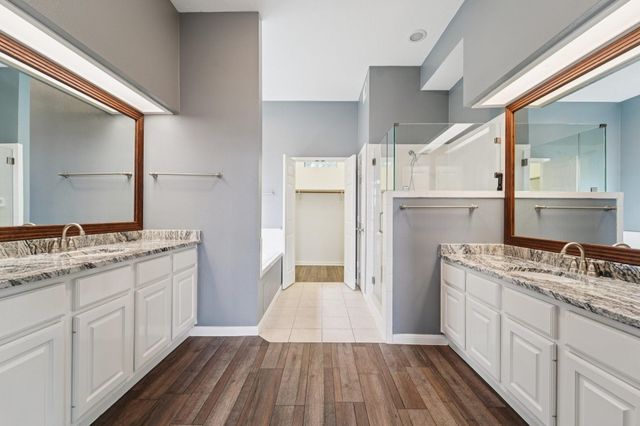 305 Harbor Circle, Montgomery, TX 77356