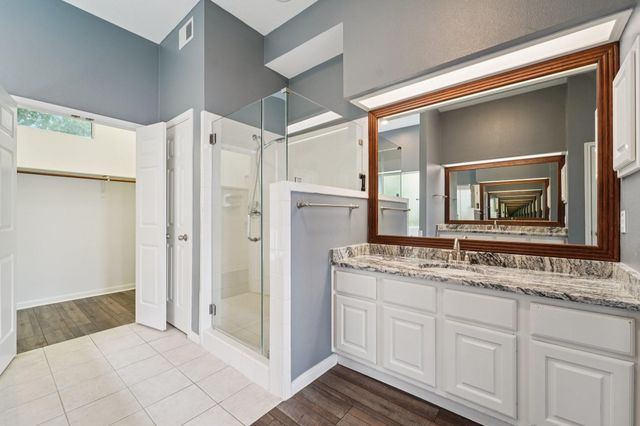 305 Harbor Circle, Montgomery, TX 77356