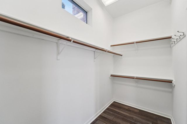 305 Harbor Circle, Montgomery, TX 77356