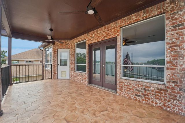 305 Harbor Circle, Montgomery, TX 77356