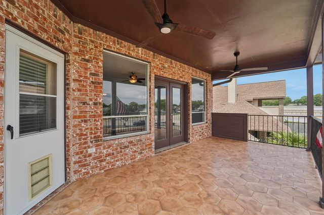 305 Harbor Circle, Montgomery, TX 77356