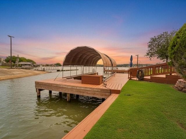 305 Harbor Circle, Montgomery, TX 77356