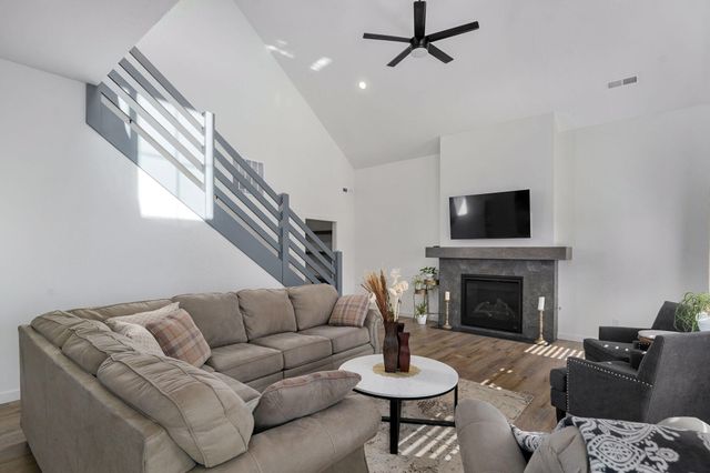 1304 S Wilder Trail, Republic, MO 65738