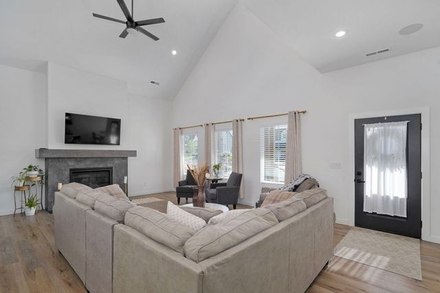 1304 S Wilder Trail, Republic, MO 65738