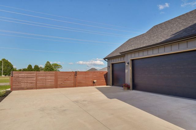 1304 S Wilder Trail, Republic, MO 65738