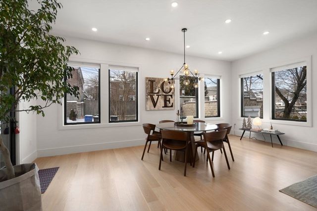 116 Thorndike St 1A, Brookline, MA 02446