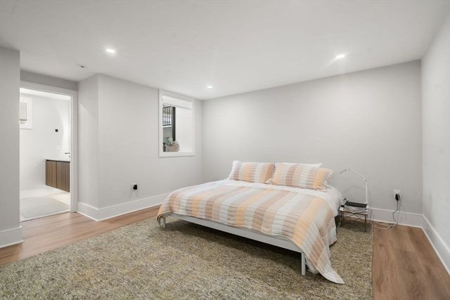 116 Thorndike St 1A, Brookline, MA 02446