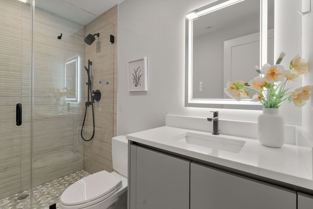 116 Thorndike St 1A, Brookline, MA 02446