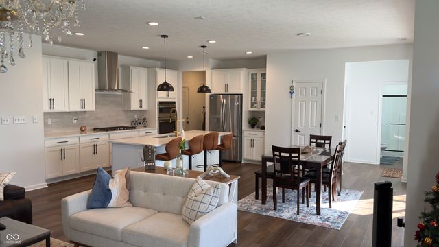 6887 Pine Vail Boulevard, Mccordsville, IN 46055