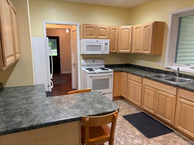 108 W Calverley Avenue, Houghton, MI 49931